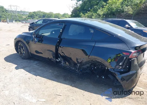 2023 Tesla Model Y Awd/Long Range Dual Motor All-Wheel Drive from USA, damaged, VIN 7SAYGDEE4PF838007